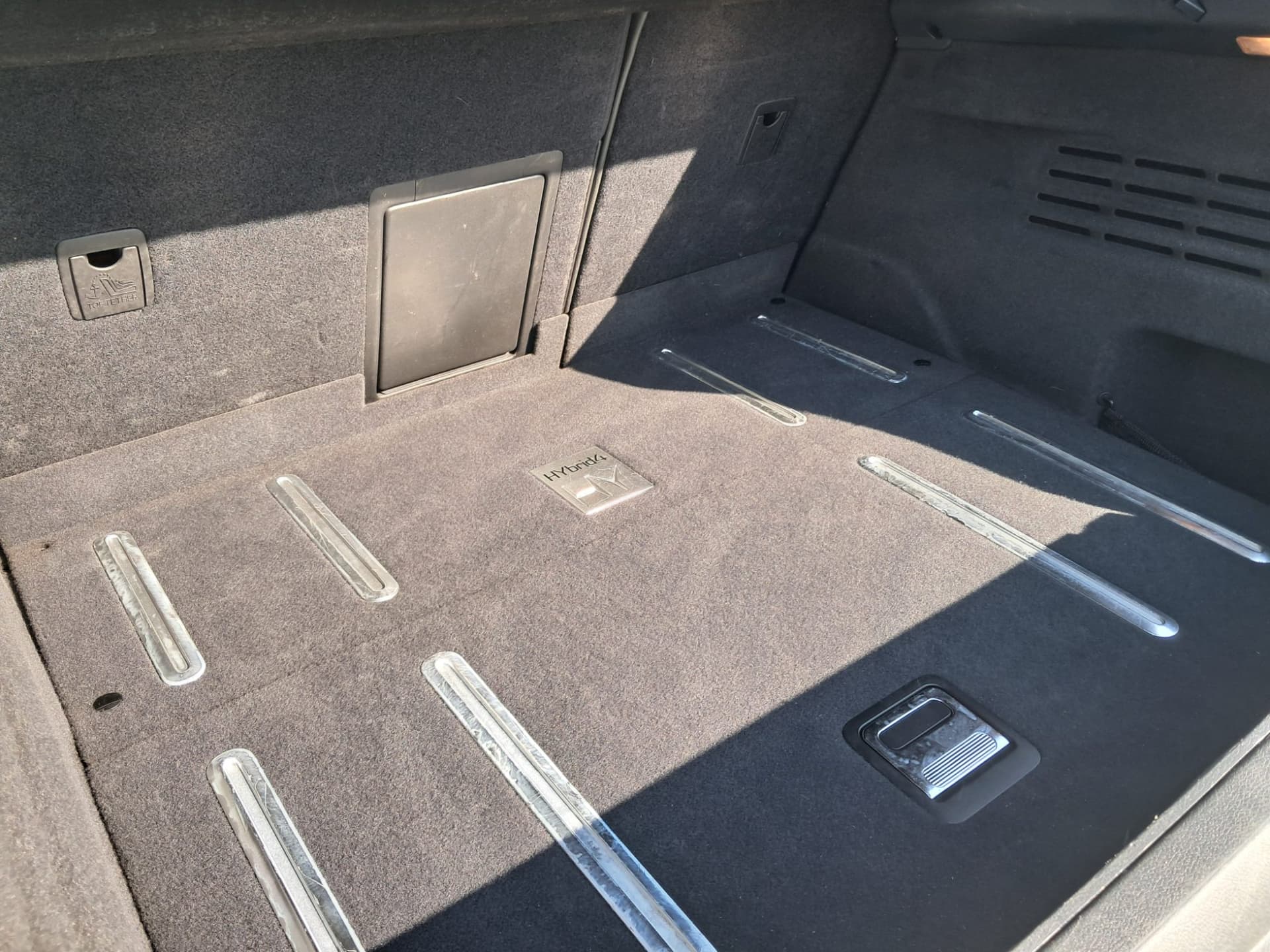 2012 Peugeot 3008 Hybrid 12