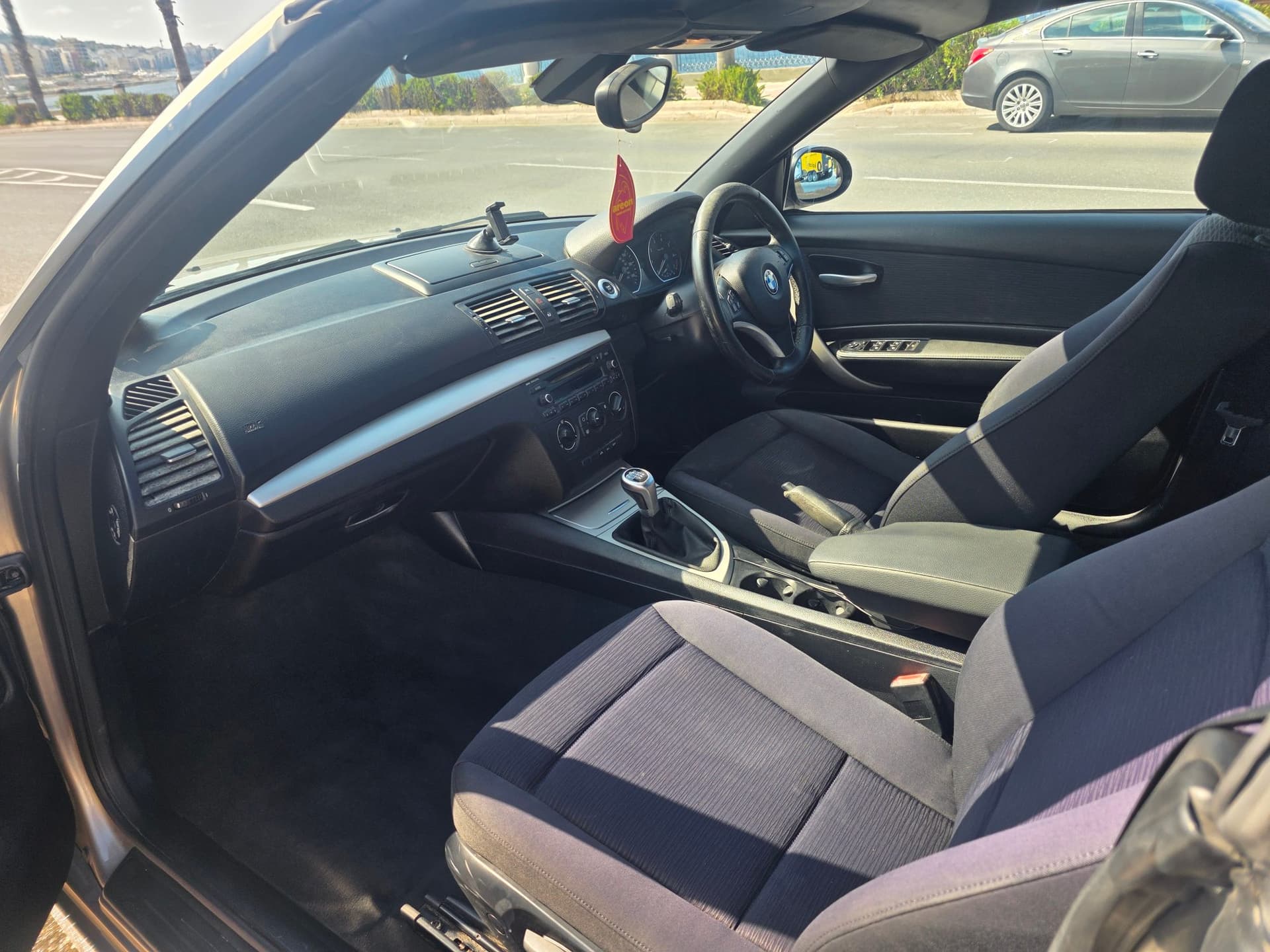 2009 BMW 1 Series 118i 10