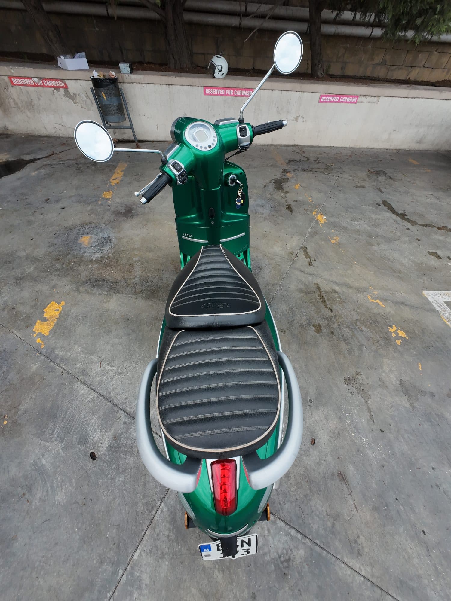 2022 Peugeot Django 125 Racing Green 8