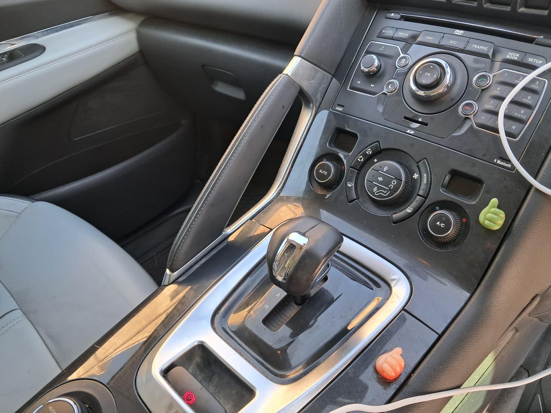 2012 Peugeot 3008 Hybrid 7