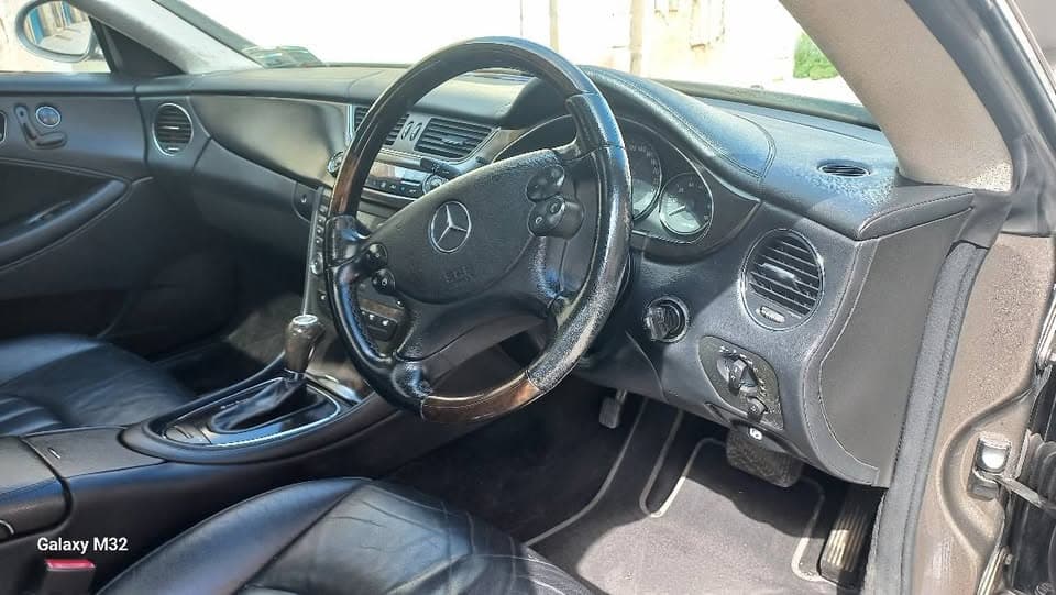 1999 Mercedes-Benz CLS CLS350 2