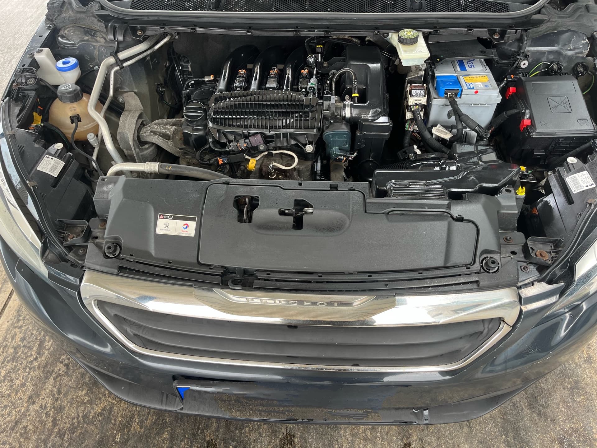 2015 Peugeot 308 9