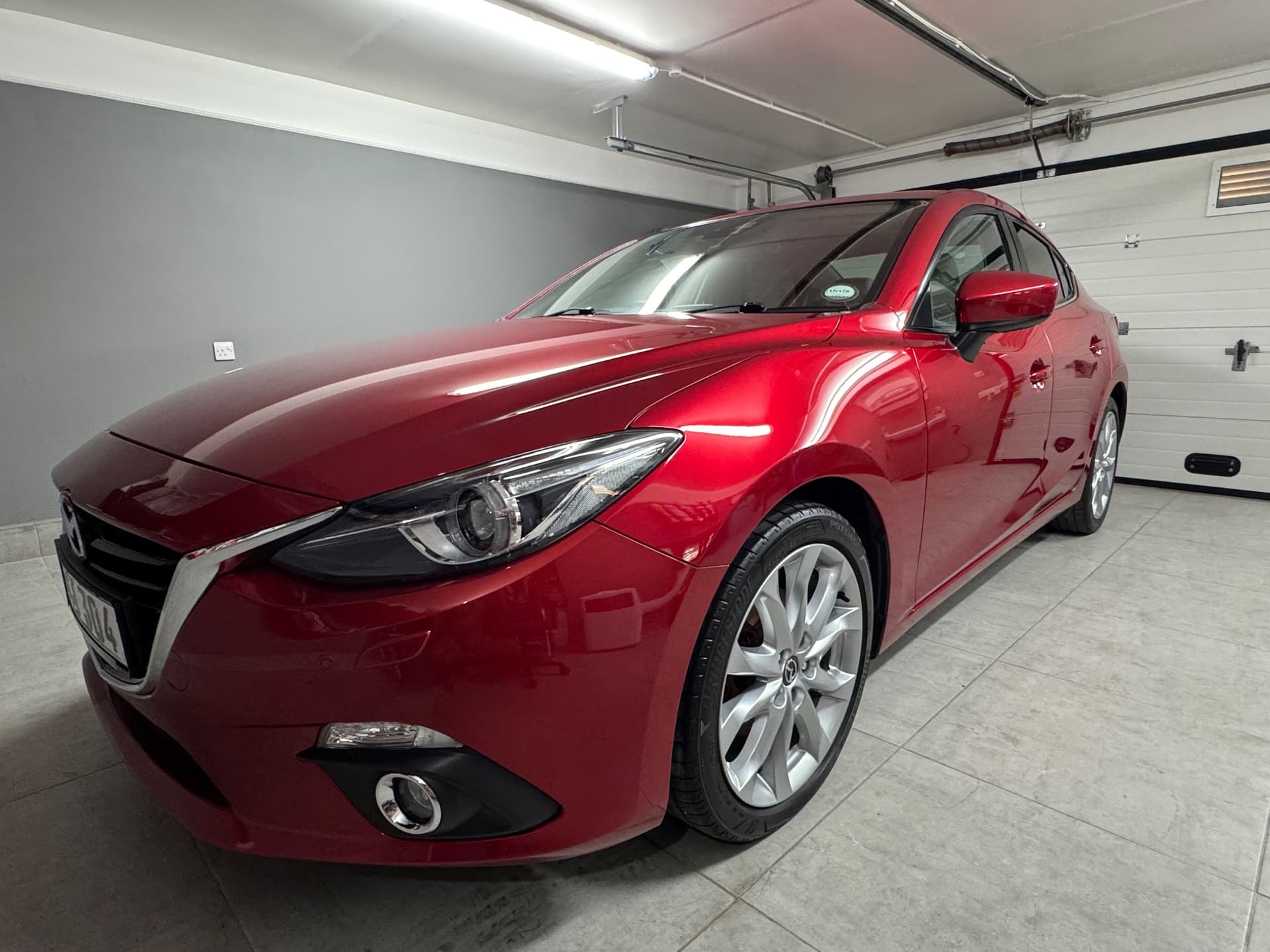 2015 Mazda Mazda3 SKYACTIV-D High Touring 4