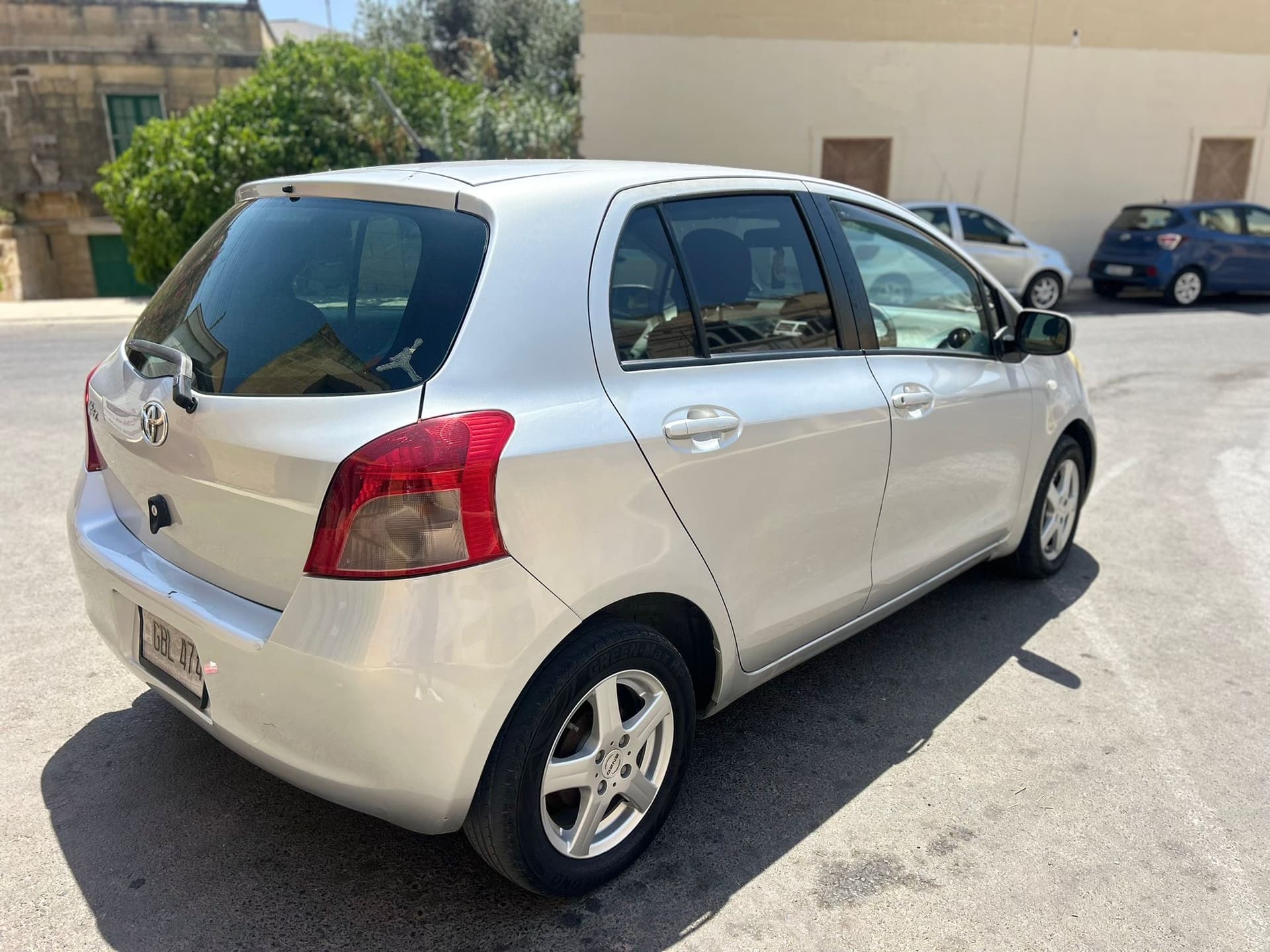 2007 Toyota Vitz 4