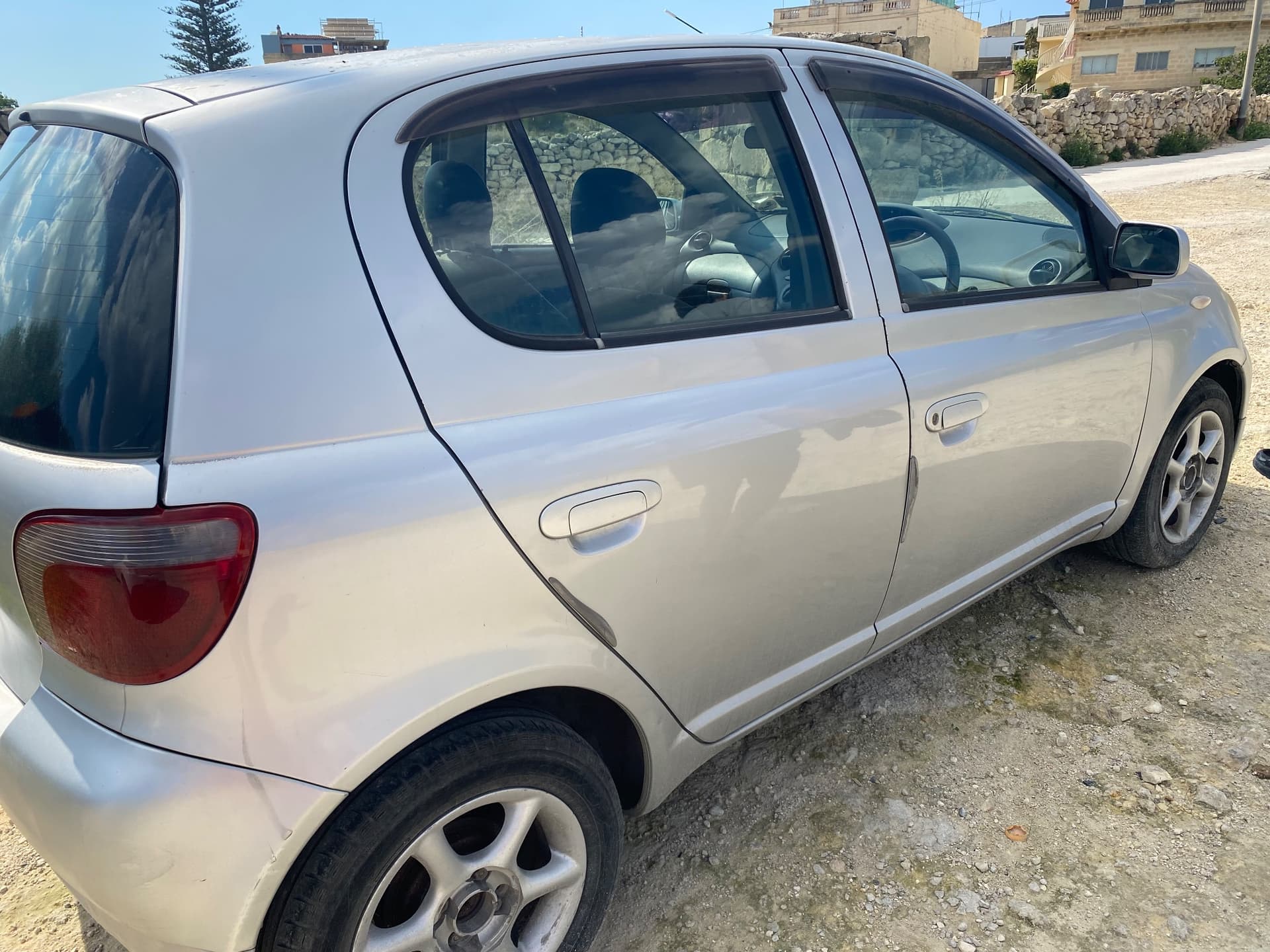 1999 Toyota Vitz 2