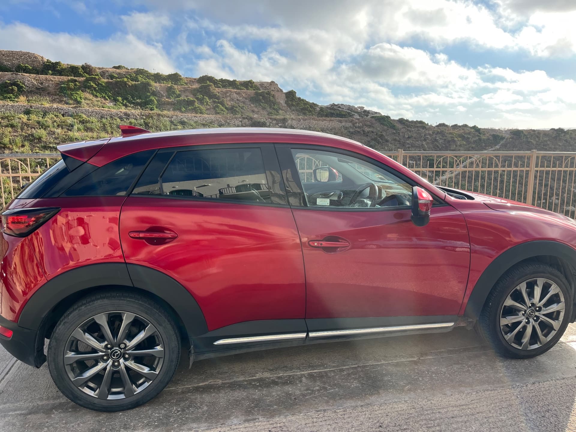 2018 Mazda CX-3 Fully loaded - Cream Leather - heads up display sport 4