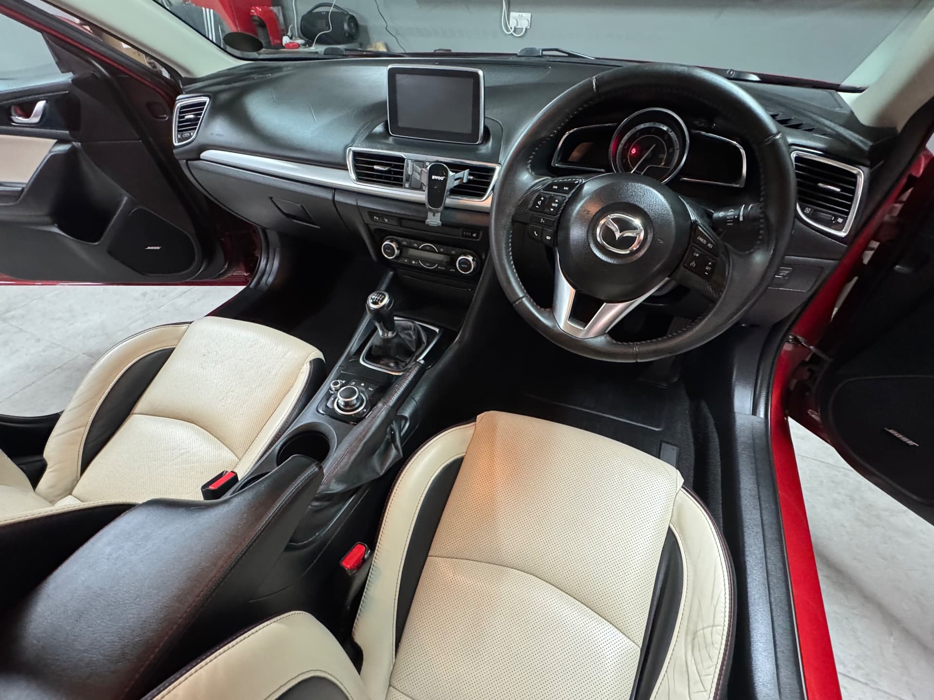 2015 Mazda Mazda3 SKYACTIV-D High Touring 5
