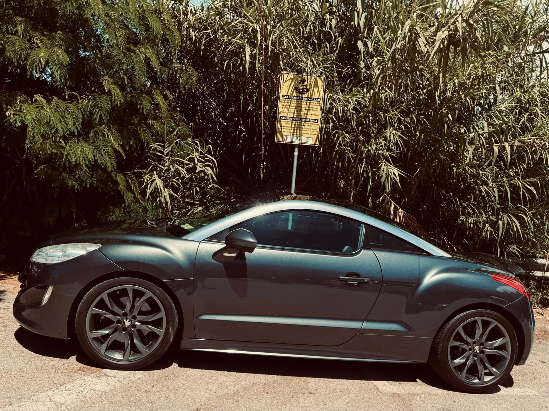 2010 Peugeot RCZ GT Black edition