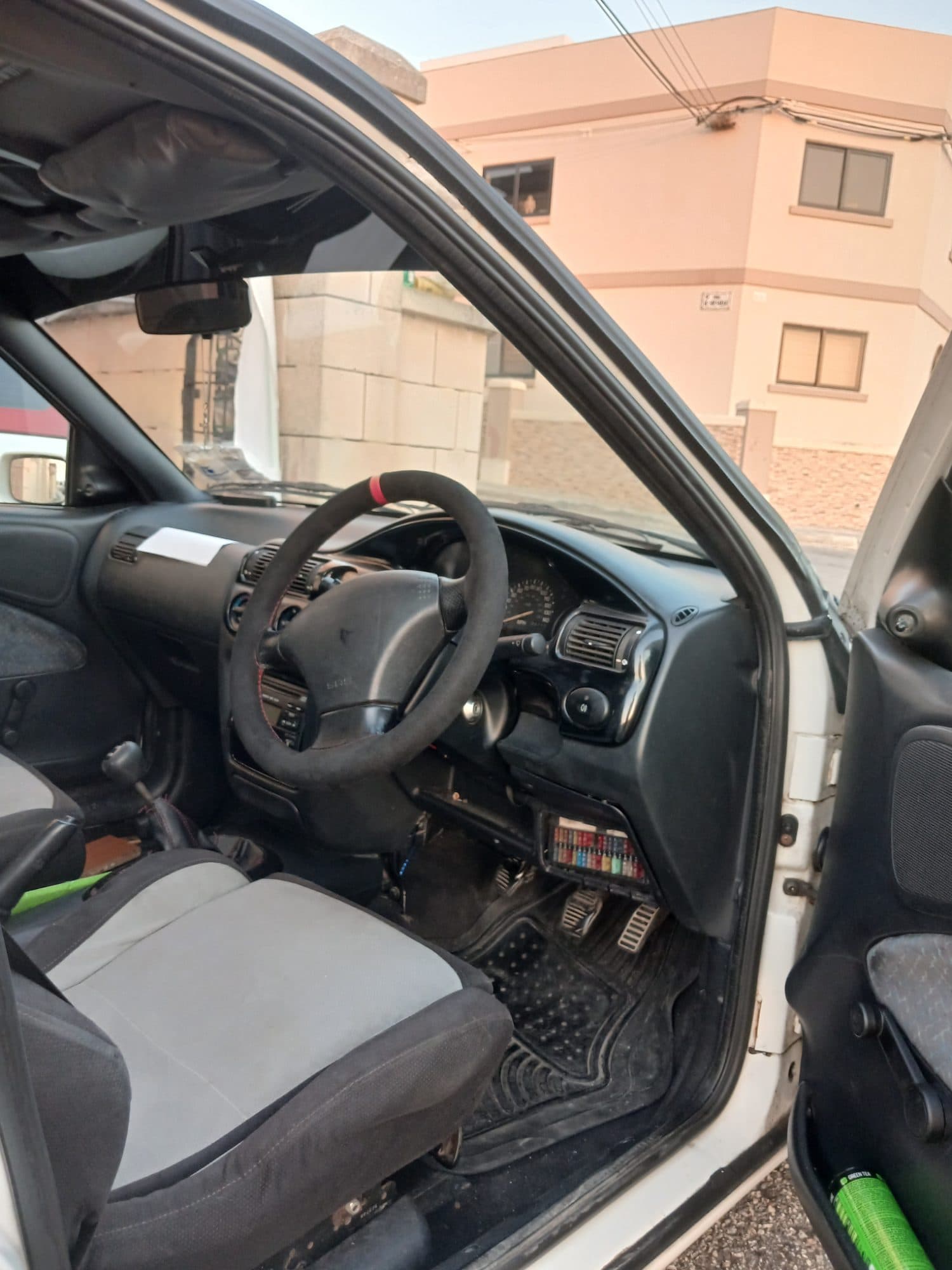 1996 Ford Escort 4