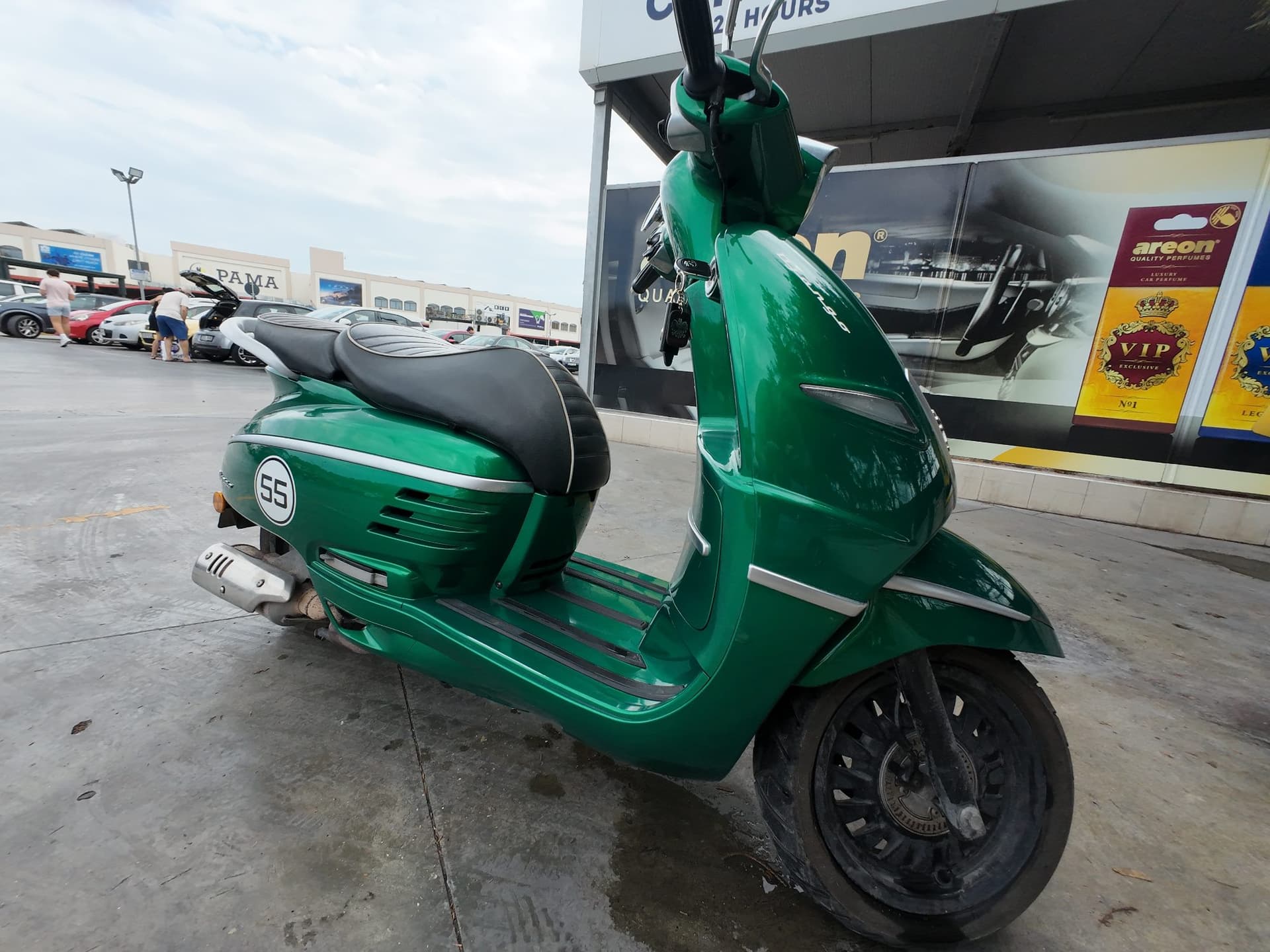 2022 Peugeot Django 125 Racing Green 7