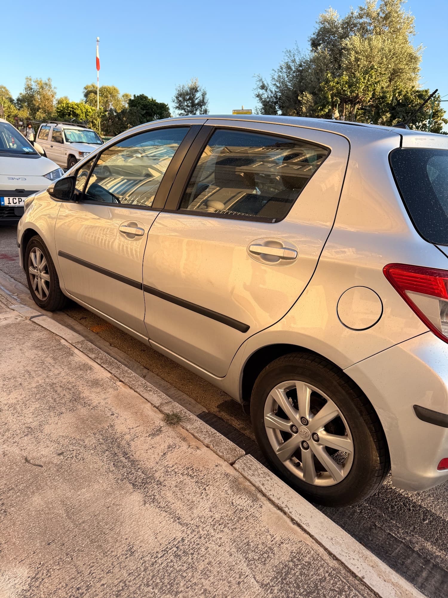 2011 Toyota Yaris Toyota yaris 2011 ta malta  3