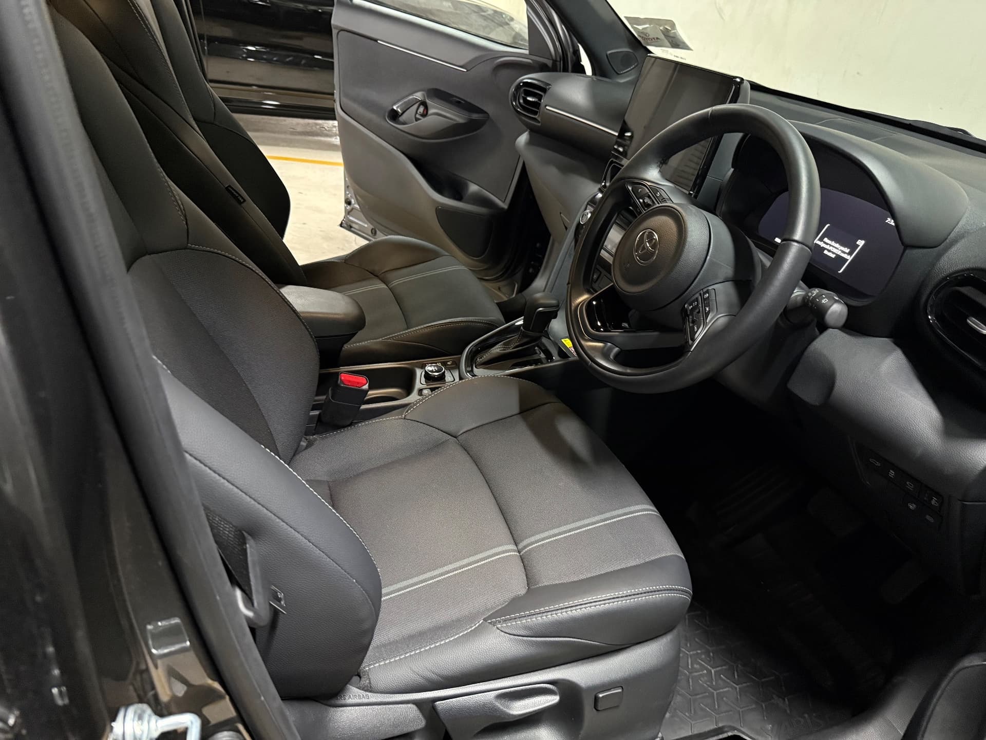 2025 Toyota Yaris Cross Excel 3