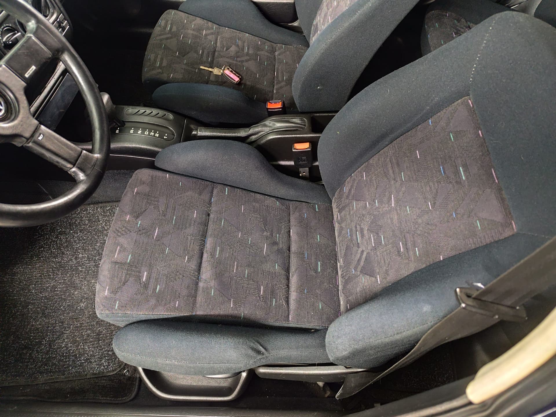 1995 Volkswagen Golf VR6 10